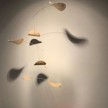 Indlæs billede til gallerivisning Flensted Mobile - Drifting Cloud. Interiørbillede
